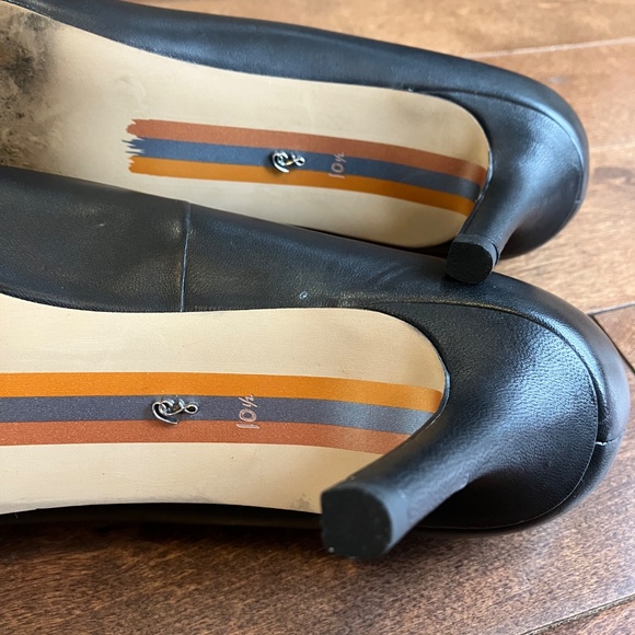 Sam Edelman Vienna Pumps - Picture 7 of 8